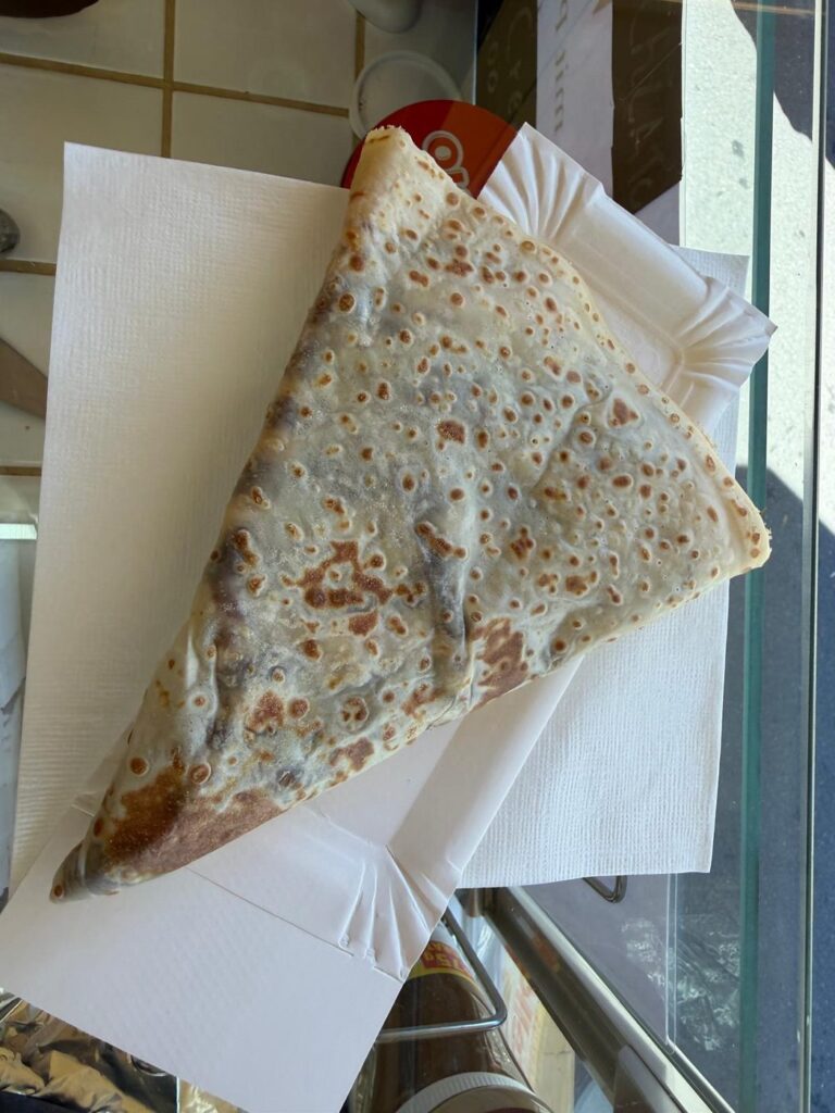 Gefalteter Crêpe zum Mitnehmen